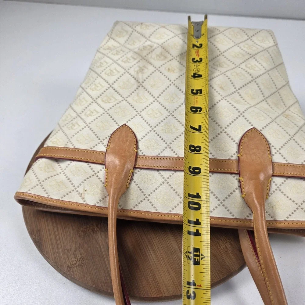 Dooney & Bourke Tote Bag Womens Medium Beige Leather Tassel Shoulder Purse